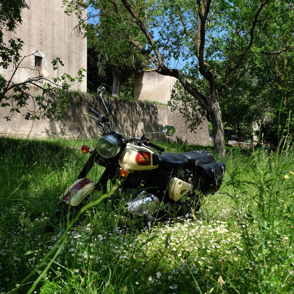 Royal Enfield Bullet Classic por la Costa Brava