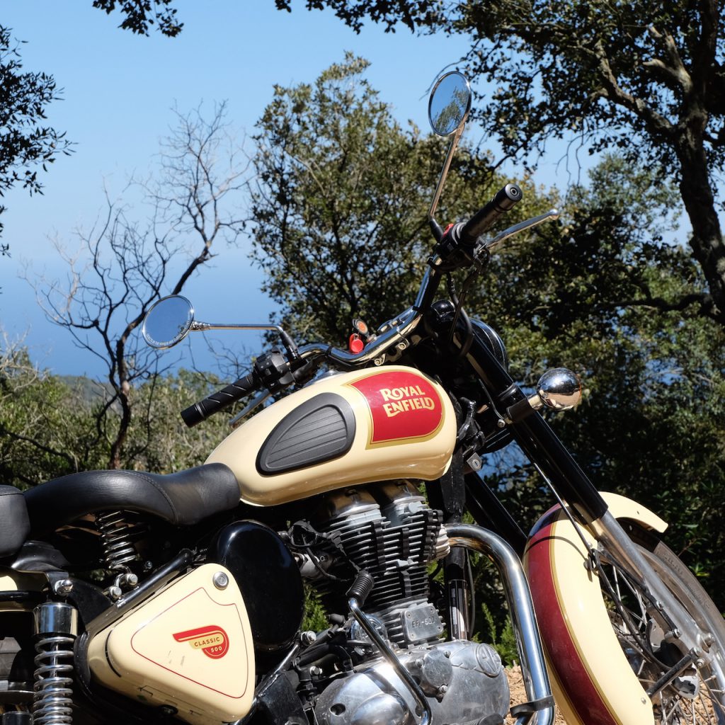 Royal Enfield Bullet Classic por la Costa Brava