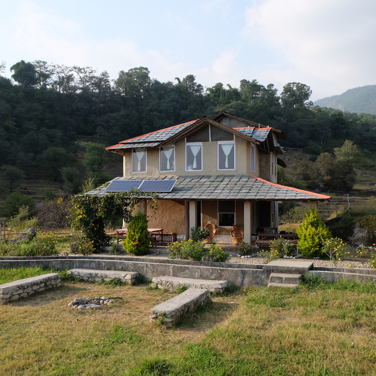 Earth House la casa rural sin cables en Palampur