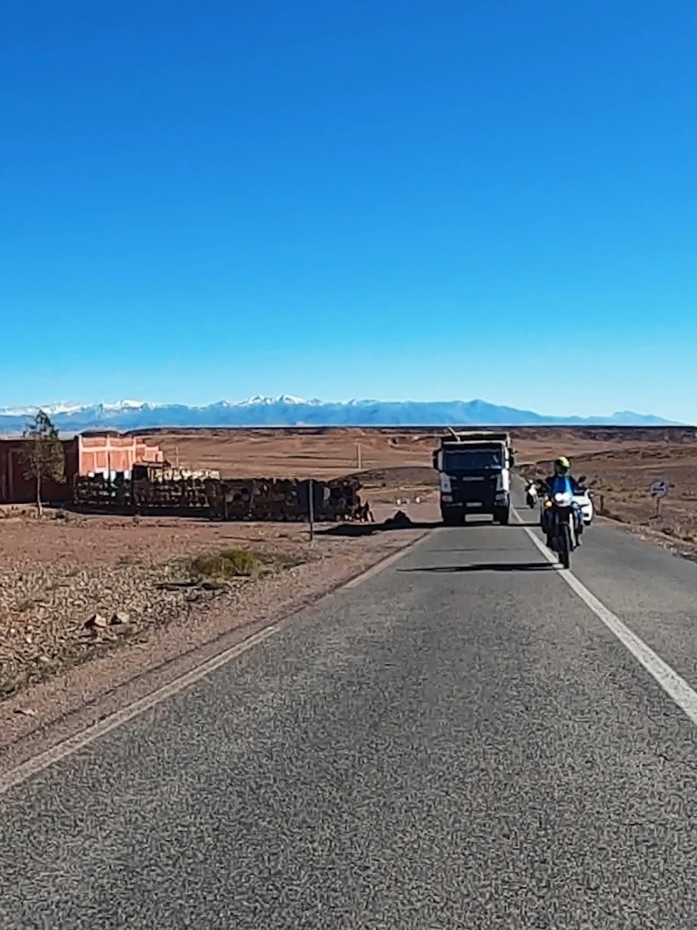 Ruta en moto por Marruecos: Draa y Chegaga en grupo para todos los niveles