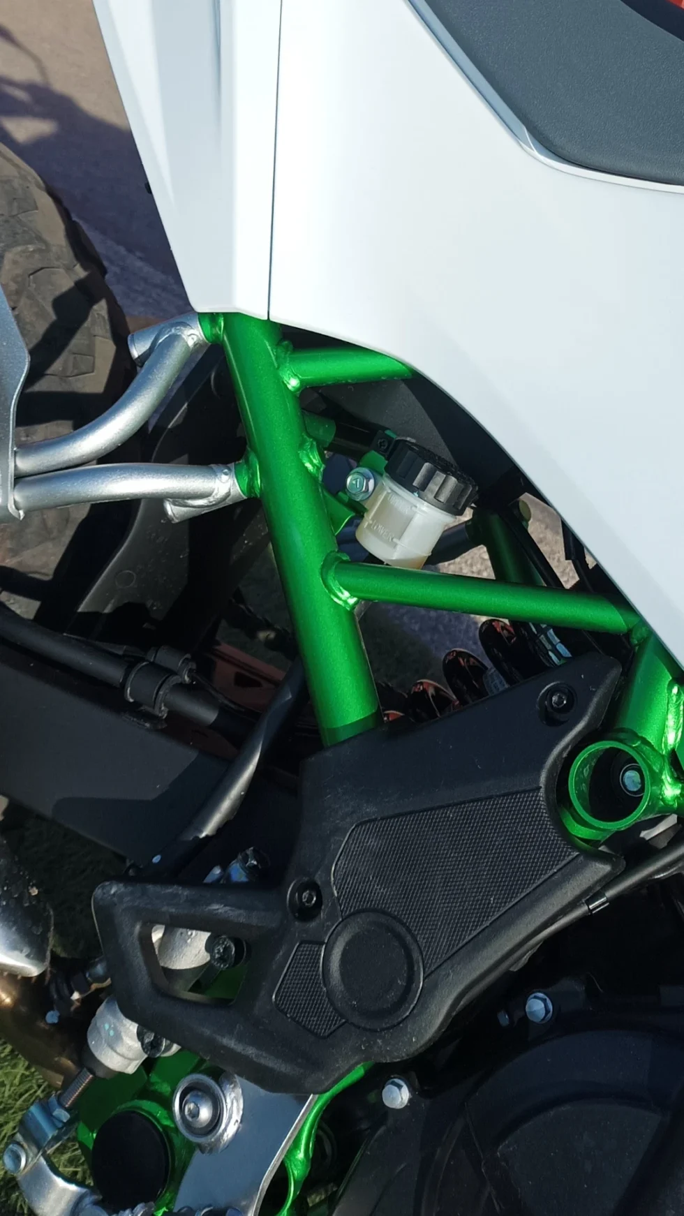 Prueba Kawasaki KLE 500: Para viajes y aventuras, no circo.