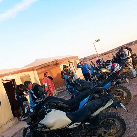 Ruta en moto por Marruecos: Draa y Chegaga en grupo para todos los niveles