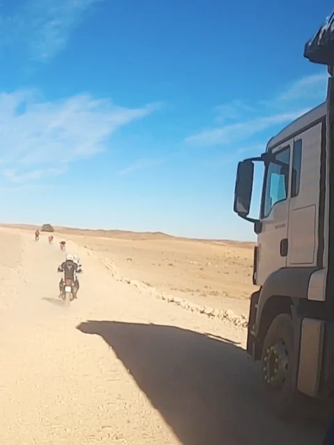 Ruta en moto por Marruecos: Draa y Chegaga en grupo para todos los niveles
